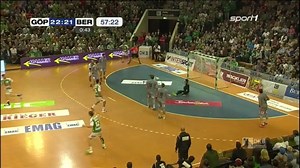 1.3K views · 2.9K reactions | Das turbulente Spiel gestern verpasst? Kein Problem, hier kommt die Video-Zusammenfassung. War einiges los: Rote Karten, harte Fouls, Zeitungswurf, aber auch tolle Tore und Spannung bis zum Schluss - eben ein leidenschaftliches Handball-Spiel! | SPORT1 Handball | Facebook