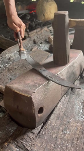 Watch how a kitchen knife is crafted through skill, precision, and passion. #blacksmith #forging