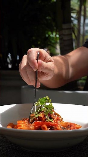 Best Lunch Spot in Miami Beach 🌴 | Hidden Garden Vibes at Salt Cafe