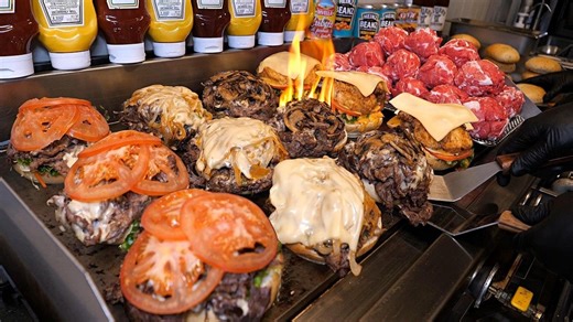 自称“街头汉堡之王”，肉山堆满的费城牛排堡到底有多满足？┃韩国街头美食