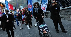 SOELDEN / VIDEO DE LA PARADE. Mais ils sont fous ces fan-clubs...