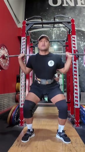 Proper breathing when squatting #fitnesstips #workout #gym #fit