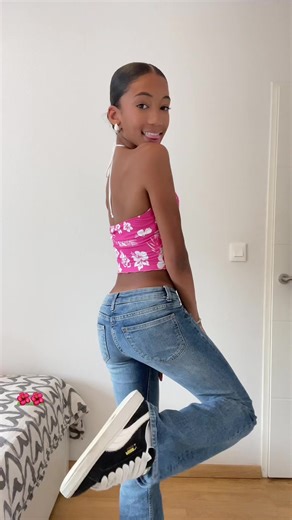 #playback #outfitinspo #outfit #ootdinspo #look #lookdujour #tenue #jean #bootcut #top #summer #summertop #flower #shoe #puma #makeup #earings #tenue #toulouse #fyp #faitesmoipasserdansvospourtoi #prtoi #parati
