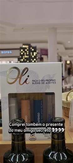 Venha viver experiências azeitadas com o carrinho Andorinha! Ele está no Shopping Pátio Higienópolis para você conhecer em primeira mão o Oli, uma super novidade para criar seu próprio blend de azeites. Além de interações, degustação e outros produtos exclusivos com tudo que os fãs de azeite mais amam. Tudo isso vai ficar disponível só até 3 de janeiro, não vai perder, ein! 👀🫒
