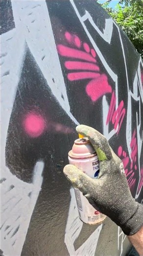 Rusto Female Thin vs Female Lego #graffiti