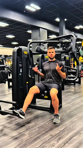 Deniz on Instagram: "The dark-side of social media 😱 Calorie tracker app @fitia.app.en 🤩 Use code “DENZOGYM” for 10% off (premium) #gym #calorie #diet #socialmedia #viral"