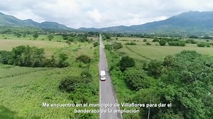 909K views · 2.4K reactions | Tras 25 años prácticamente destruida e intransitable, nos dimos a la tarea de modernizar la carretera Villaflores-Coita-Tuxtla y ampliar sus carriles de 7 a 12 metros. Será una vía nueva de 70km, 40km que ya concluimos y 24km que comenzamos a construir. Antes terminar esta administración, los habitantes de la Frailesca tendrán una carretera más rápida y segura. | Manuel Velasco Coello | Facebook