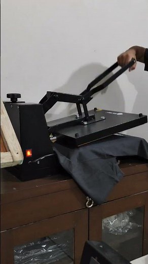 Using Heat press to cure plastisol ink 🔥 #shorts