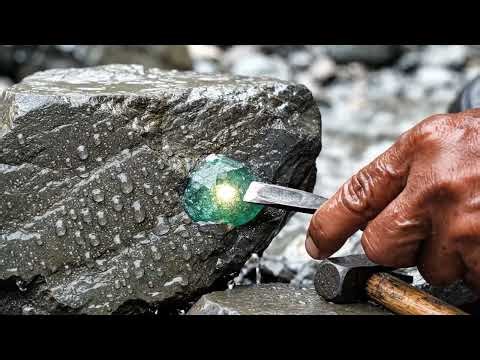 Very satisfying Green Emerald stone mining 