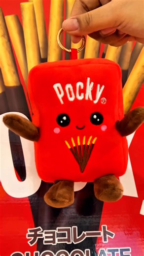 This ultimate Pocky box is packed with 11 regular-sized Pocky, including the NEW Passion Fruit Yoghurt flavour 🍋💛 and our local favourite, Durian 👑 PLUS a mystery Pocky plush keychain inside 🎁✨ 💙 Available only at DONKI Orchard Central from 31st Oct, limited stocks only! And to celebrate, we’re giving ONE lucky winner their very own Mega Pocky set! 🎉 🥢 How to join: 1️⃣ Follow @donkisg 2️⃣ Like this post ❤️ 3️⃣ Comment your favourite Pocky flavour tag a friend you’d share it with 👯‍♀️ Giv