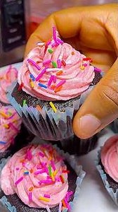 STOP BUYING CUPCAKES! 😍🧁 This Soft & Moist Chocolate Cupcake Recipe Is Everything!