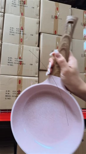 CRISTASUR 🇲🇽 | Los sartenes mas coquettes🎀💖 disponibles ya en Cristasur 💖 desde $188 pesos ✅con mango de silicona ✅antiadherentes nada se les pega 📩... | Instagram