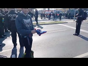 LIVE: Demos Berlin Ostkreuz