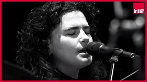 Elle est batteuse, chanteuse, productrice, britannique et son nouvel album "Seeking Thrills" est une ode à l'hédonisme des clubs et des raves. En savoir plus : https://www.franceinter.fr/emissions/le-live-de-nrv/le-live-de-nrv-10-fevrier-2020 | France Inter