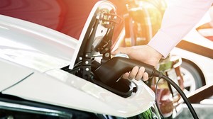 I'm a motors expert... here's 10 major problems with EVs you should know