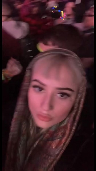 scorpihoe_420 (@scorpihoe_420)’s videos with Positive Energy Forever - Mall Grab