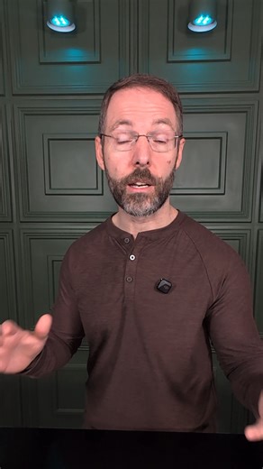 ALL the features AND no wires to trip over? #creatorsearchinsights #lightingtips #lighting #contentcreator #contentcreatortips US | Show & Tell Technology