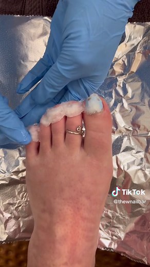 Gel Toe Polish Removal Guide: Tips for Quick and Easy Removal