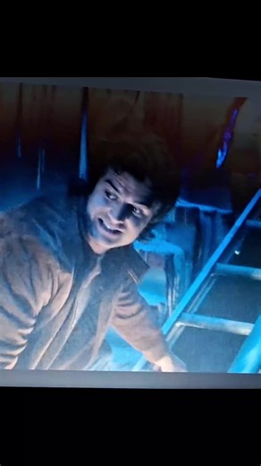 Dustin salva a Steve en Stranger Things 5