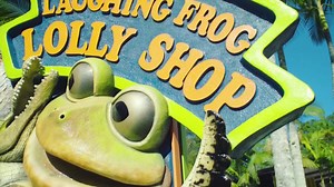 ‪INTRODUCING our brand new Laughing Frog Lolly Shop right here at #AustraliaZoo 🐸💕🍭 Enjoy these Aussie school holidays by joining us for all the sweet treat fun! We’re super excited!‬ | Australia Zoo