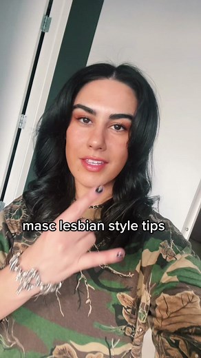 5 ways to make your masc / tomboy lesbian / bisexual self feel good without makeup! who wants a part 2 of this gay girl tip? #masclesbiansoftiktok #lesbianstyle #tomboystyle #fyp