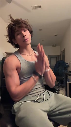 frenchkissingwithtongue (@frenchkissingwithtongue)’s videos with original sound - rob