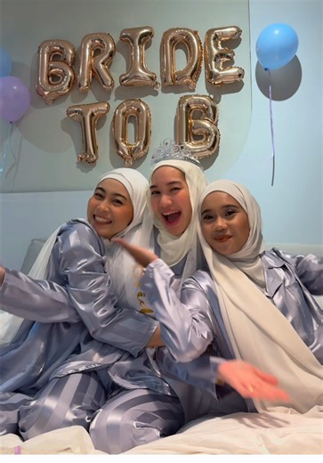 never expected for a bachelorette party but i love these two so much🥺🩵 @imnotainul @Ismay.S #bacheloretteparty