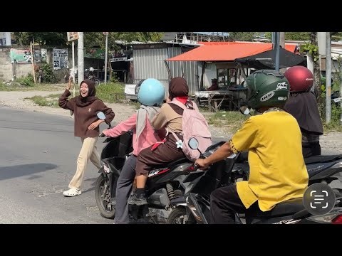 CHALLENGE IKI SERU & LUCU BANGET ! REVI FASHION SHOW NING LAMPU MERAH 🤯😱🤣🫣💃🏻