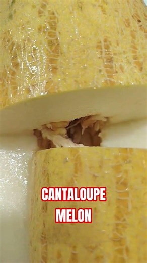 🔴 EATING CANTALOUPE IS GOOD FOR HEALTH #supporteyehealth #boostimmunity #shorts ‪@MHARJMIXFOODTRAVELS‬