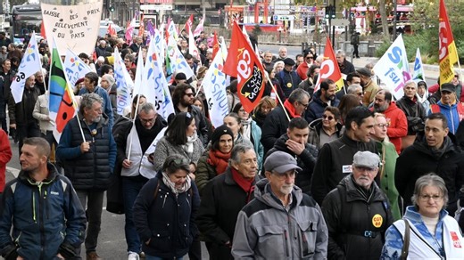 Grève contre le projet de budget 2026 : entre 350 et 400 personnes dans la rue à Perpignan