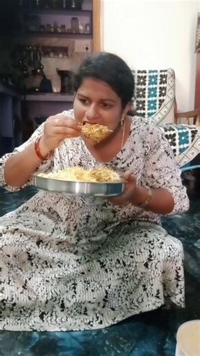 ఎండలు ఎక్కువగా ఉన్నప్పటికీ చికెన్ బిర్యానీ తినకుండా ఉండలేను #youtubeshorts #shorts #trending#viral