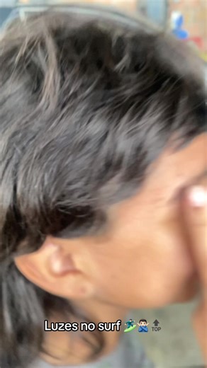 Corte Surfista: Transformação e Estilo com Luzes