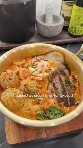 they loved it!😭😋 #ramen #samyang #mom #cooking #chef