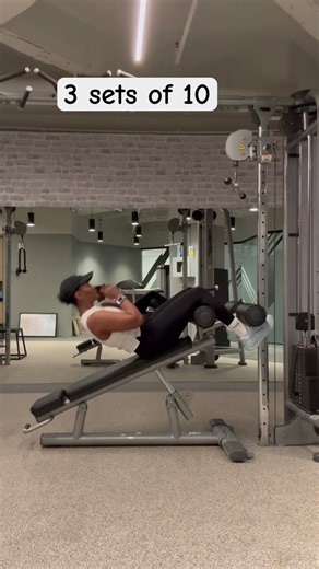 Sit-ups without using cable machine. #situp #core #abs
