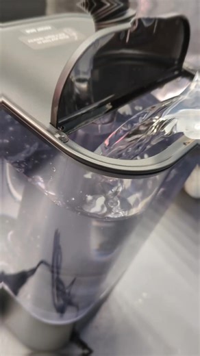 AC Infinity Cloudforge T3 Humidifier A next-gen 4.5L humidifier designed with smart controls and targeted vapor delivery to obtain ideal humidity levels for successful plant growth. Its body is specially sealed for enhanced water resistance, ensuring no water tank leakage to extend and preserve its long operational lifespan. The controller features onboard humidity and VPD triggering, which utilizes a corded sensor probe for accurate readings, and timer programming. Once activated, the innovativ