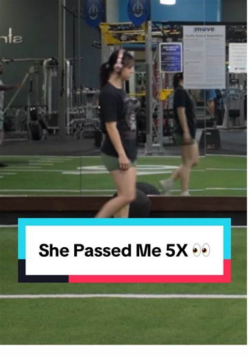 I’m just tryna stretch and warm up… meanwhile shorty laps the gym 5 times right in front of me 😂 Gym crush or just cardio queen? Y’all decide. Chris2TN Twitch @chris2TN | IG @Chris2TN @2TNChris #GymTok #GymCrush #GymHumor #chris2tn #GymLife