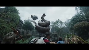 😲Tourist encounters giant python! 游客误入原始丛林，不幸遭遇巨蟒！ | 兔先生剪视频