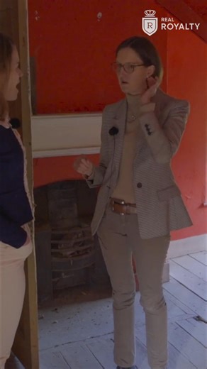 17K views · 456 reactions | Ever smelled something otherworldly? One person recalls the pungent aroma of ghostly cigars. Another remembers seeing a dark figure as a child, leading to a memorable, silent encounter. A reminder that sometimes, the unseen makes its presence known. #GhostStories #Paranormal #ChildhoodMemories #Unexplained #EerieEncounters | Real Royalty | Facebook