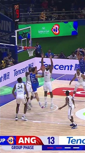 3 plays of purely beautiful basketball 😻