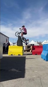 “BALANCE IS AN ART. 🚴‍♂️ #TrialBike #Shorts”