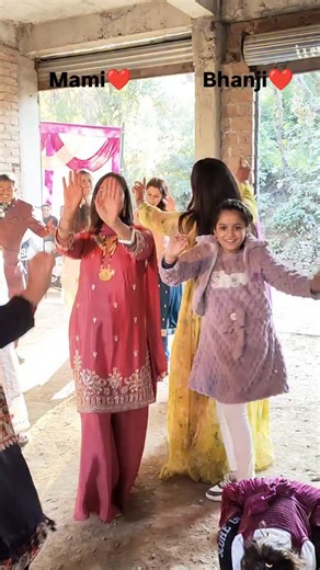 tulsi on Instagram: "Mami bhanji dance❤️"
