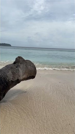 EveryWaveTellsAStory🌊❤️#travel#travelvlog#lifestyle#nature#sealife#shortsfeed#shorts#trending