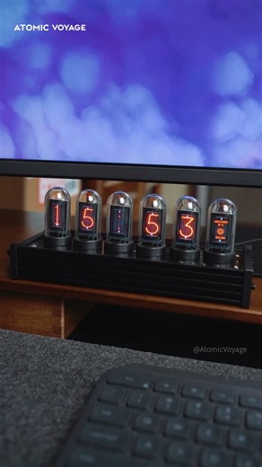 Would you call this a clock, or your new desk toy? 👀