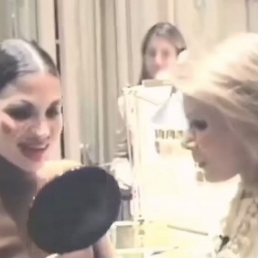 she was a littlr cranky that day because she didnt have her morning mint😂 God i LOVe Joan🥰😘🤗 #joanrivers #joan #mints #altoids #mint #peppermint #johnnycarson #minty #jom #jomus #bus