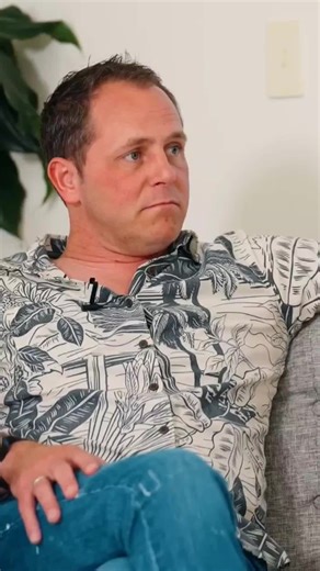 “Chase Hughes explains why 99% of people live with regret 🧠⚡ It’s not because they failed — it’s because they avoided discomfort. Most regret comes from moments where fear made the decision instead of intention. The brain always chooses short-term safety over long-term meaning unless you train it otherwise.” #ChaseHughes #HumanBehavior #Mindset #Psychology #Awareness