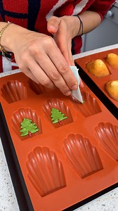 60K views · 299 reactions | Le tiramisu fruits rouges de Noël ! Père Noël et Mère Noël y trônent fièrement 虜 | Chefclub | Facebook