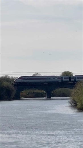 iPhone 14 Pro Zoom Test! Catching a train 300m away 📱🚄