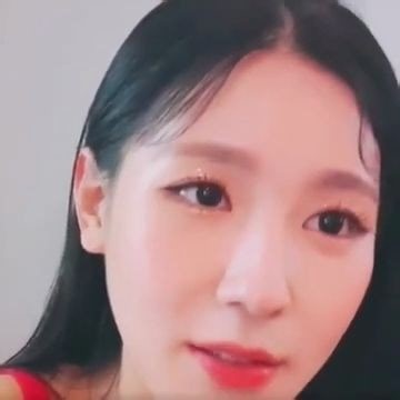 (G)l-DLE 在直播中唱了twice《More&More》的赵美延