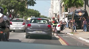 Em São Paulo, multas em veículos que param em fila dupla aumentaram 12%