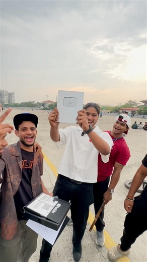 Finally Got My YouTube Play Button 😍 ||asu_stunts|| #youtubeshorts #asustunts